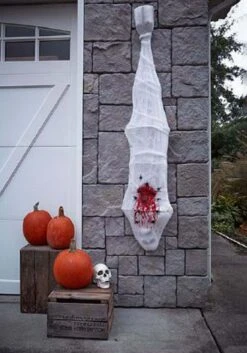 Fun World Infested Corpse With Spider Nest Decoration