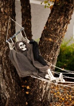 Fun World Lazy Bones Hammock Reaper Halloween Decoration